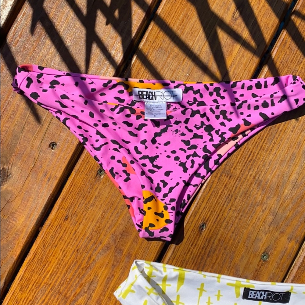 Beach Riot bikini bottom x 2 - Picture 3 of 5